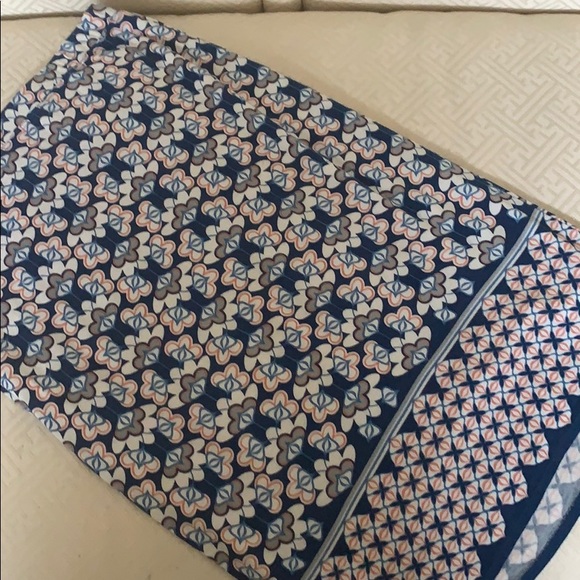 Max Studio Pencil Skirt - Picture 4 of 6